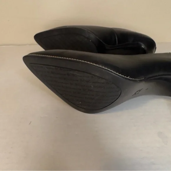 BCBGeneration Harlia Black Pointed Toe Pumps Silver Chain Trim Stiletto Heels - Picture 5 of 6